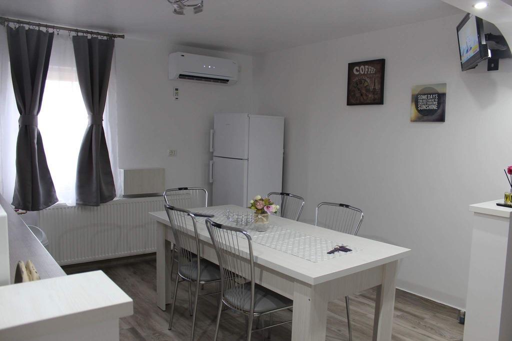 Apartament Anais Кэлимэнешти Экстерьер фото